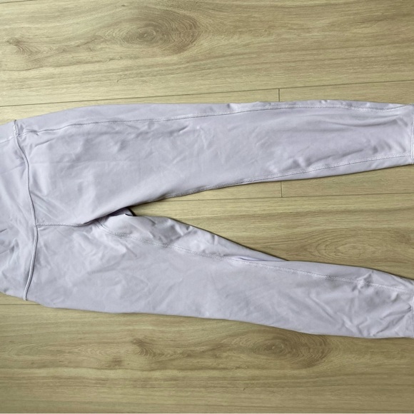 LuLuLemon light lavender ankle leggings. Size 6. Great condition! - Picture 2 of 4